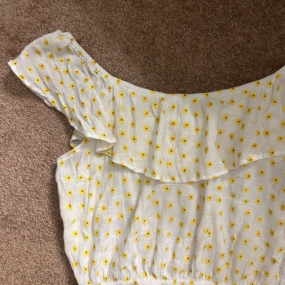 Off the Shoulder Floral Crop Top - Picture 3 of 5